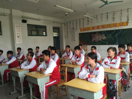 汽車系落實(shí)儀表規(guī)范，提升學(xué)生精神面貌