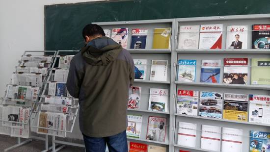 中專校區(qū)圖書(shū)館舊貌換新顏