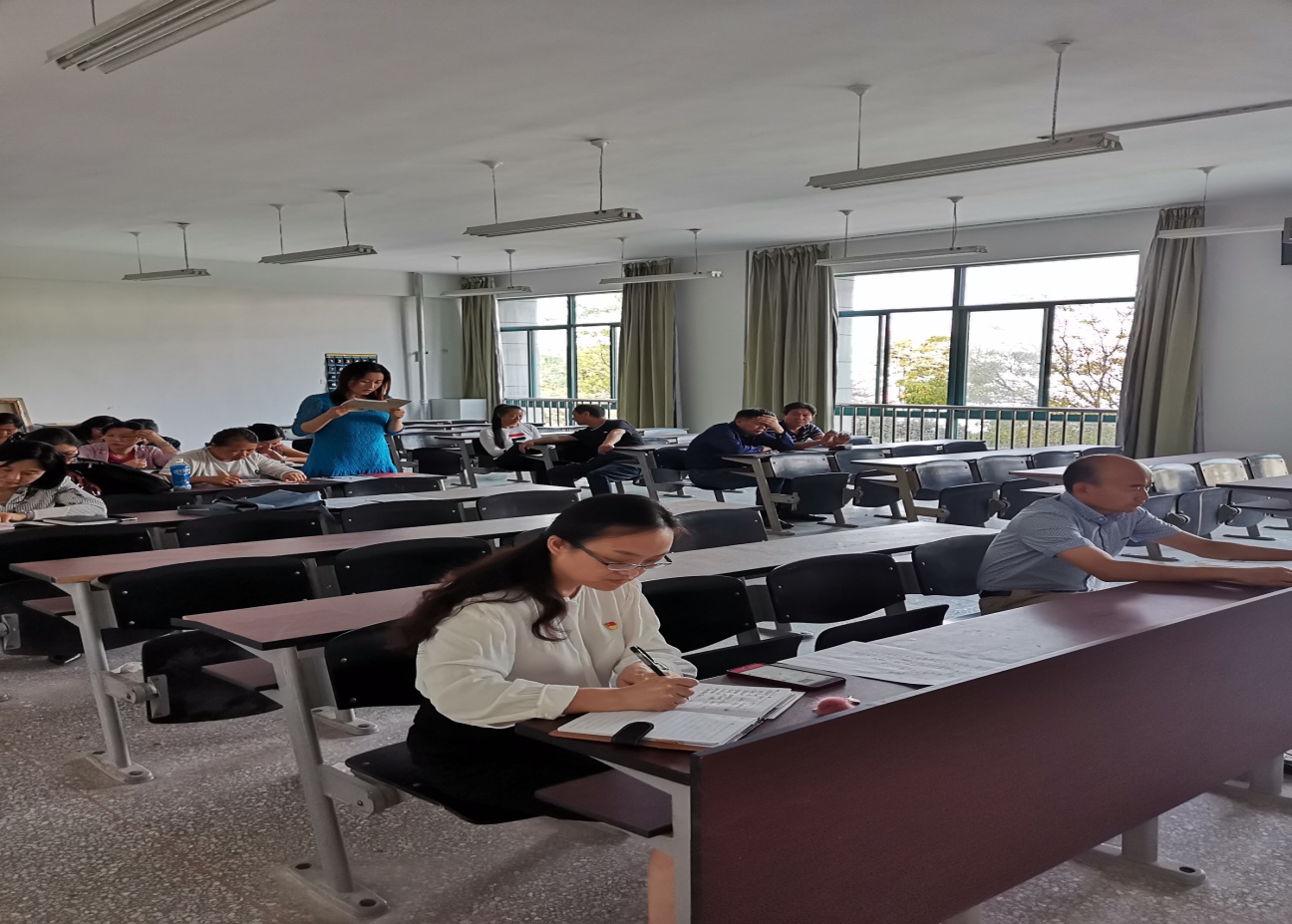 公共教學部黨支部扎實開展主題教育活動