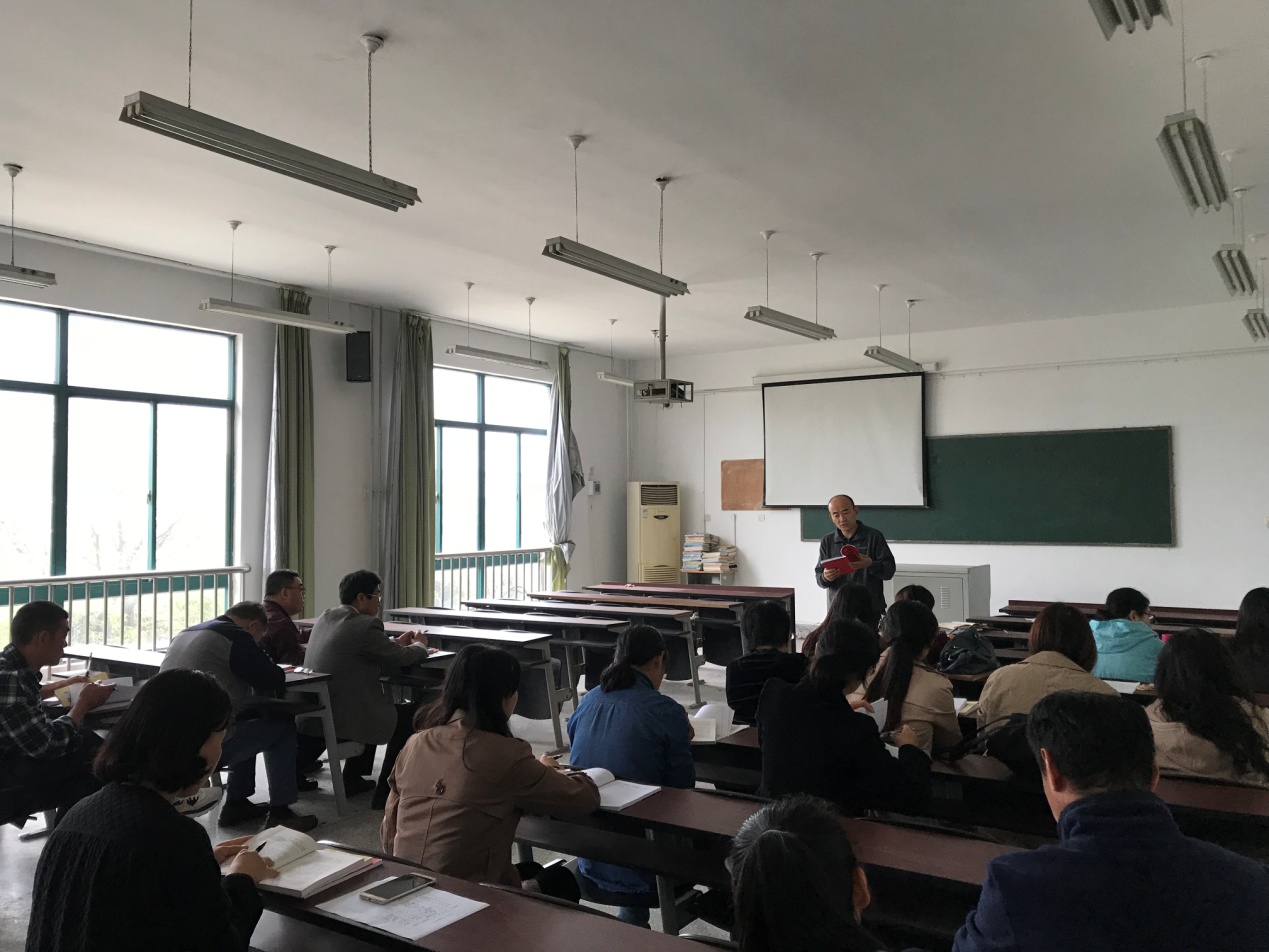 公共教學部黨支部扎實開展主題教育活動