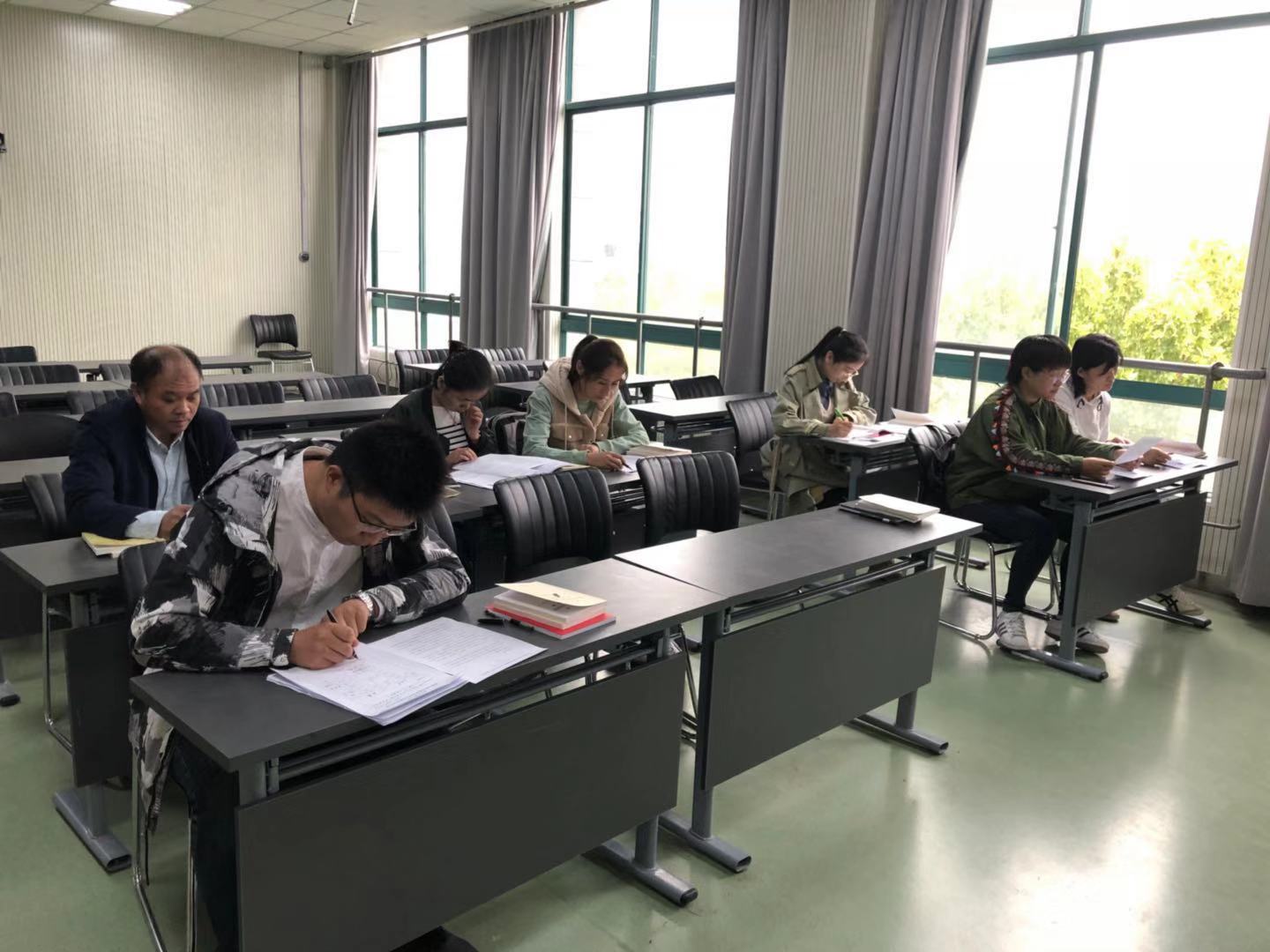 健康與養(yǎng)老教育學(xué)院黨支部開展 “不忘初心牢記使命”主題教育學(xué)習(xí)研討會(huì)