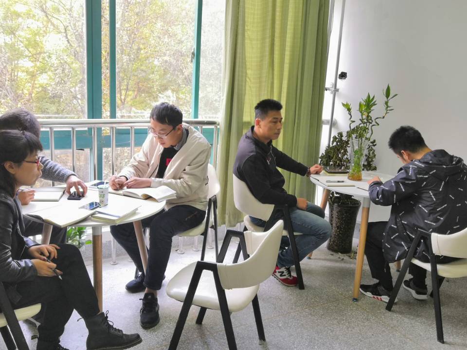 機(jī)關(guān)第四黨支部牢牢抓實(shí)主題教育活動(dòng)