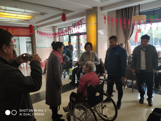 信電學(xué)院黨支部開展主題黨日活動(dòng) 	  —走進(jìn)敬老院開展志愿者活動(dòng)