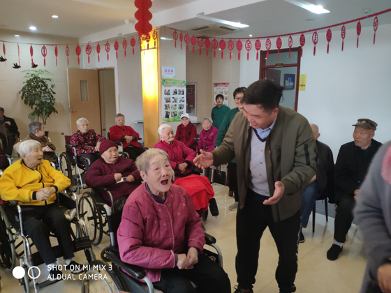 信電學(xué)院黨支部開展主題黨日活動(dòng) 	  —走進(jìn)敬老院開展志愿者活動(dòng)