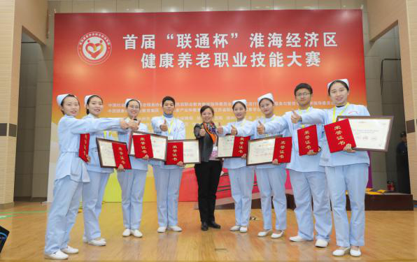 黨員示范樹形象，爭先創(chuàng)優(yōu)展風采