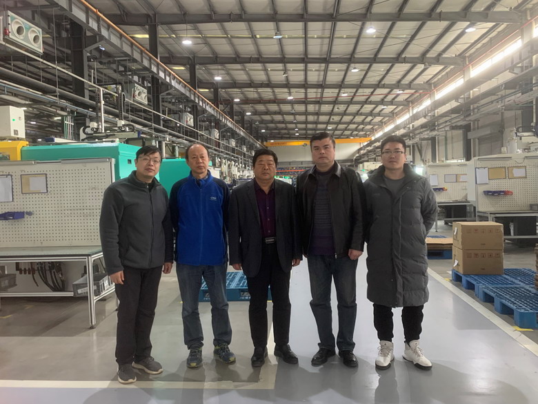 參觀學(xué)生工作崗位情況