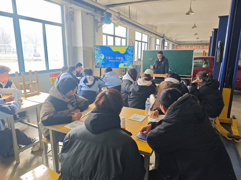 孫健翔老師進行專轉本勵志宣講