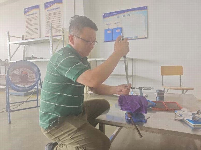 汽車(chē)工程學(xué)院技能大賽教師組比賽現(xiàn)場(chǎng)