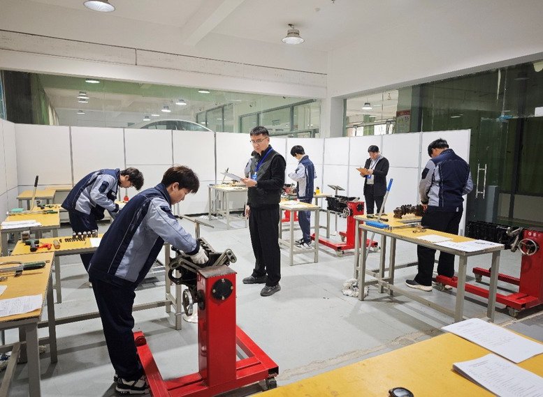 實(shí)操考試：曲軸拆裝檢測(cè)